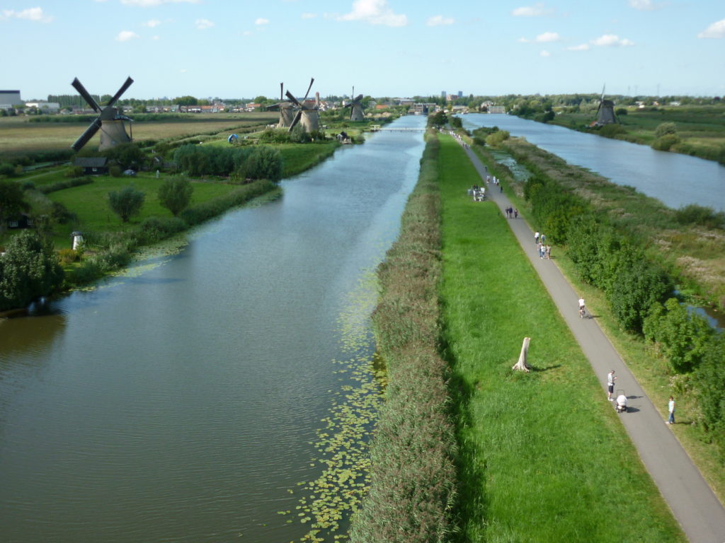Aerfotos Windmolens, Molenkade en Nederwaard, Kinderdijk, NL, 2009-08-22