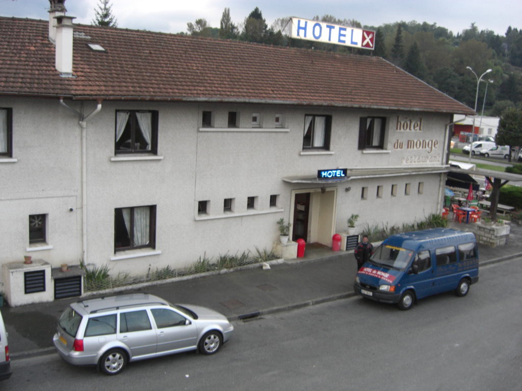 Aerfotos Hotel Monge in evening twilight, Lourdes, FR, 2008-09-23